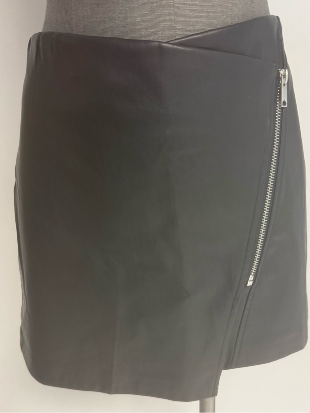 ZARA Black Faux Leather Mini Skirt with Silver Zip NWT